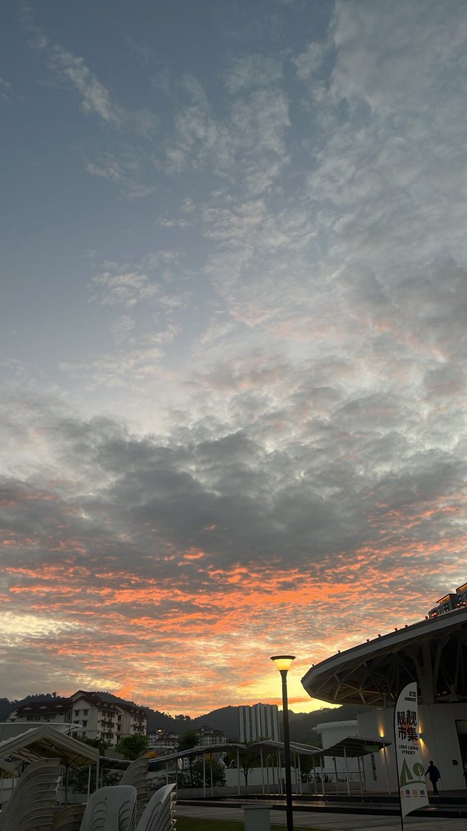 10DEVILMK's tweet image. เอาท้องฟ้าปีนัง มาฝากทุกคนครับ 🤍