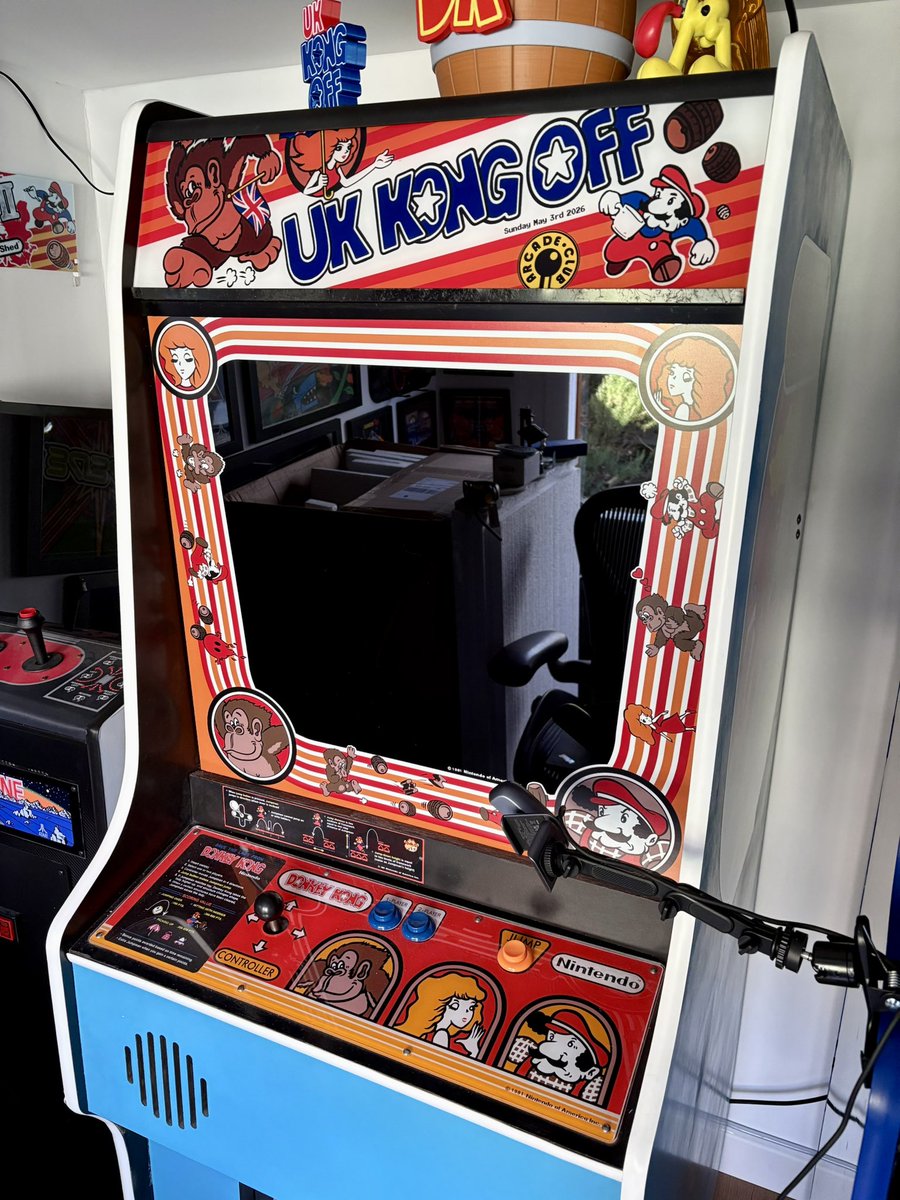 The sample #KongOff marquee kindly sent by <a href="/arcadeartshop/">Arcade Art Shop</a> looks fantastic! Colours &amp; style are a perfect match, &amp; it will really give a special style &amp; flavour to all 8 cabinets being provided by <a href="/arcadeclubuk/">Arcade Club</a> 
Put your name on the list to get one here:
forms.gle/stAbcTFCpm1CjY…
