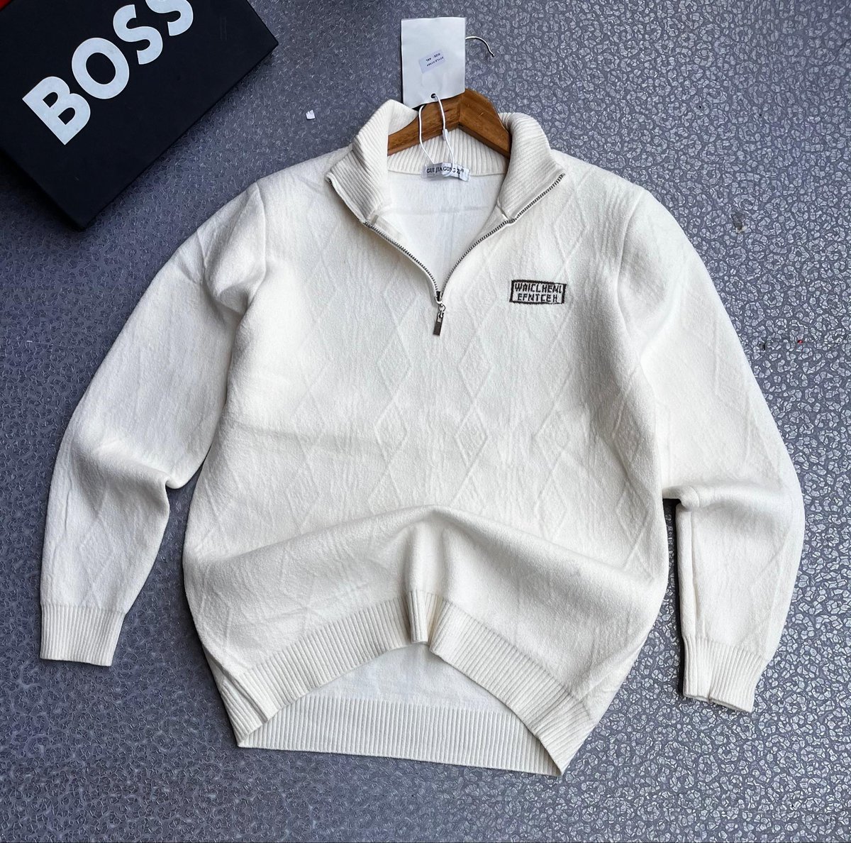 MrAbilitysam's tweet photo. Quarter zip plug 55000ugx 0704623054 https://t.co/rrxDXgBfKF