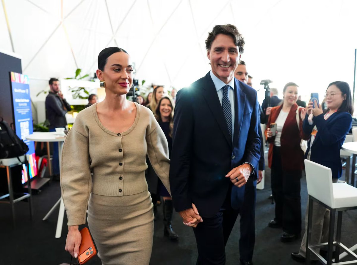 portalkatyperry's tweet image. Katy Perry e Justin Trudeau fizeram uma aparição no Fórum Econômico Mundial em Davos nesta terça-feira. O Fórum é um grande evento realizado na Suíça, que reúne personalidades políticas e líderes empresariais.