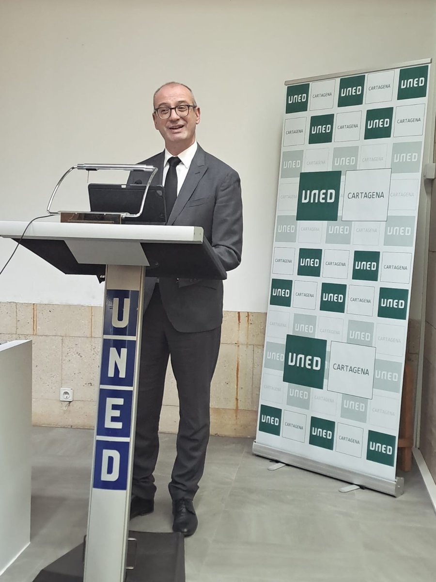 Educarm's tweet photo. 👨‍🏭Casi 4.500 personas sin titulación acreditaron su experiencia laboral con el procedimiento Prear en 2025.

🏅El @regiondemurcia reconoce la labor de IES y empresas que colaboran en esta iniciativa en una jornada celebrada en la @UNED en Cartagena.

📎⬇️:
https://t.co/QCYJP8KgjA

#Prear #Educación #RegiónDeMurcia #ICUAM