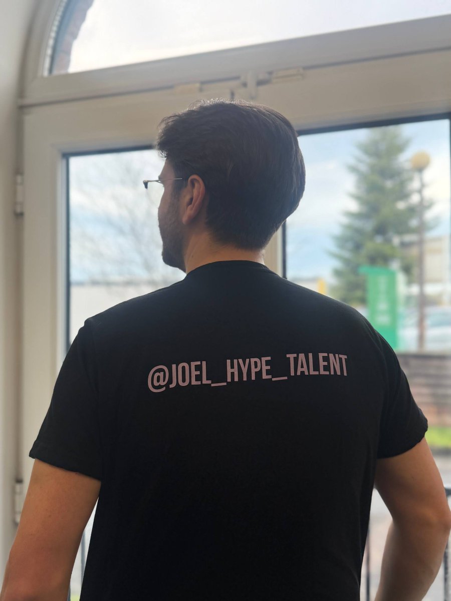 manjusha_avvas's tweet photo. when @Joelbarden_Hype  upgrades from 'team player' to full walking billboard https://t.co/t2XYC1ASJ0