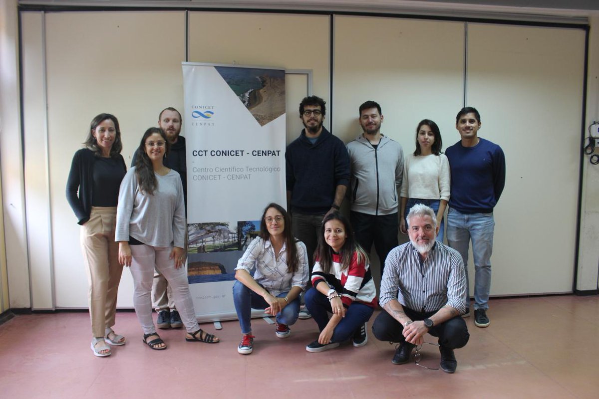 CONICETCenpat's tweet photo. Especialistas del CENPAT viajan a El Calafate para consolidar el nodo local del Programa PoblAr en el Hospital SAMIC.

Se trata del primer Biobanco Genómico Nacional para impulsar la medicina de precisión y entender nuestra diversidad genética. 🧪🏔️

https://t.co/MQjcdDaMMy https://t.co/o8aNNwrcD3