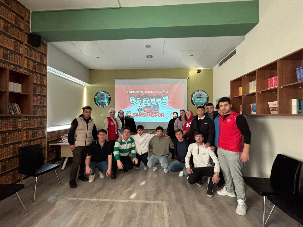 🖤 Zaman Durdu, Acı Hep Aynı Kaldı | 20 Ocak 1989 🖤

20 Ocak 1989’da Samsunspor’umuzu taşıyan otobüsün geçirdiği elim kaza, Türk spor tarihine silinmeyecek bir acı olarak kazındı.
Unutmadık… Unutturmayacağız… 🖤❤️
#gsbgm #unutmadıkunutmayacağız #samsunspor🔴⚪️⚫️