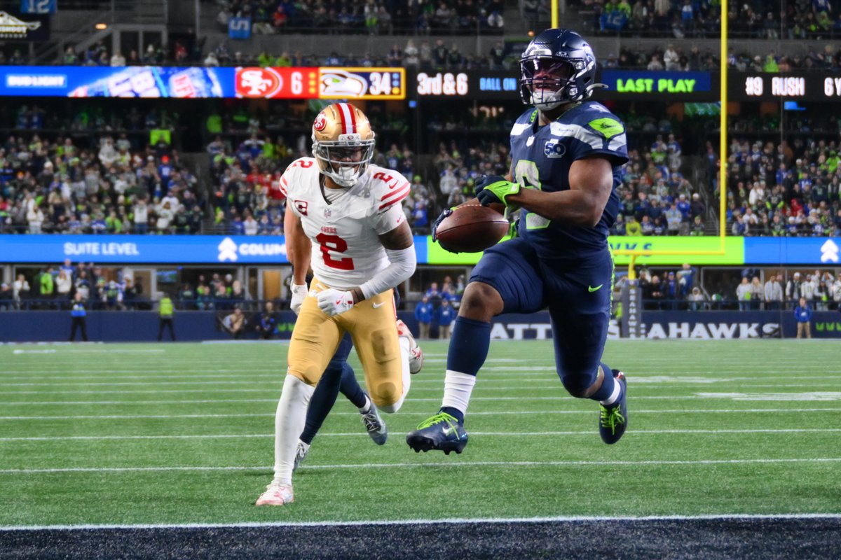 #Seahawks dominated the #49ers 41-6 in the #DivisionalRound to reach the #NFCChampionship! Kenneth Walker III rushed for 116 yards and 3 TDs, joining Shaun Alexander as the only Seahawks with 3+ rushing TDs in a playoff game! 🎉🏈