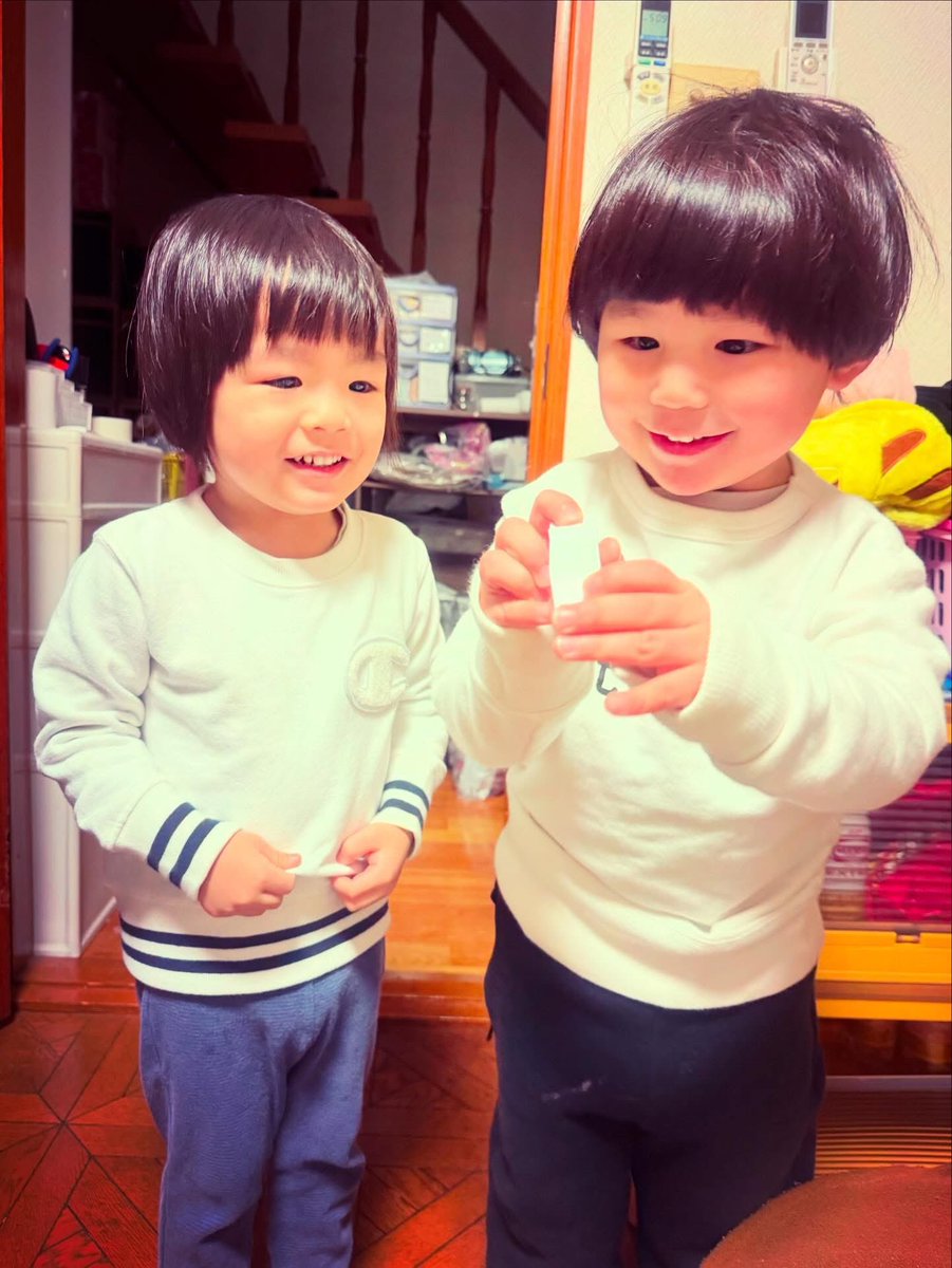 sing_draw_chie's tweet image. 〔写真〕美しすぎる0歳児。
なかよしミルクネコちゃんズ。
久々レイ&amp;amp;マオ。

明日は、荒木ちえスピンオフDAY❣️高円寺パル商店街新年会at荻窪からの、荒木町最常連様のご用命で銀座。今週の荒木町は、木金土。

#赤ちゃん #成長記録 #スピンオフ #荻窪 #銀座