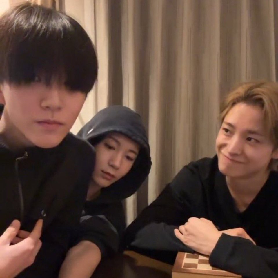 the thought of ushi receiving an i love u from jehi during the whole duration of their jpn stay since they were the permanently assigned roommates...... i hope school of wish ushi knows into the wish ushi is living his dream