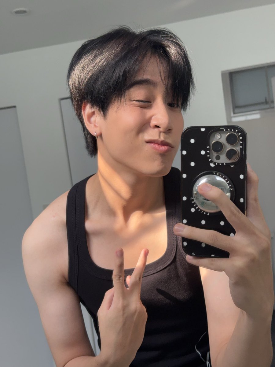 JISANG tweet media