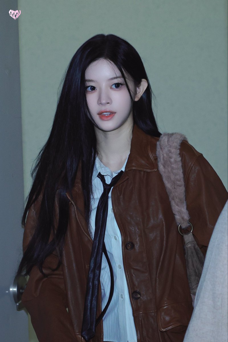 cherishillit's tweet photo. 아.. 외모에서 벽 느껴져.. 완벽.. https://t.co/LjyBKH9n5O