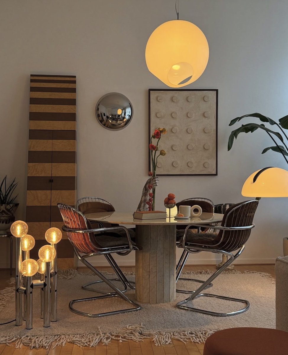 interiorframes's tweet image. 