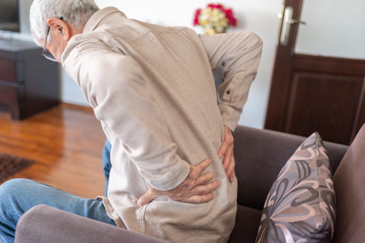 iofbonehealth's tweet photo. 🦴 Every minute, someone aged 55+ suffers a fragility fracture—yet most are never tested or treated for #osteoporosis. Fragility fractures can devastate lives and strain healthcare systems. 📢 In this article, IOF President Prof. N. Harvey urges urgent action to close the care gap & prevent fractures. Strong bones are essential to healthy ageing! 🔗
 
🔗 https://t.co/BvXotvlzC9