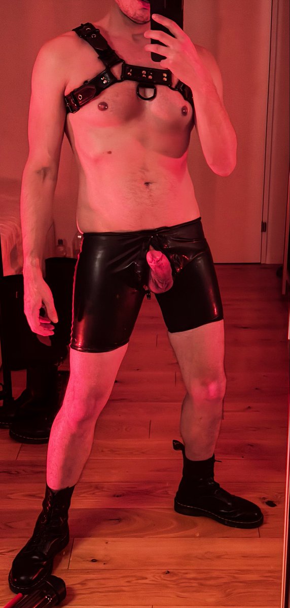 kinky vers guy tweet media