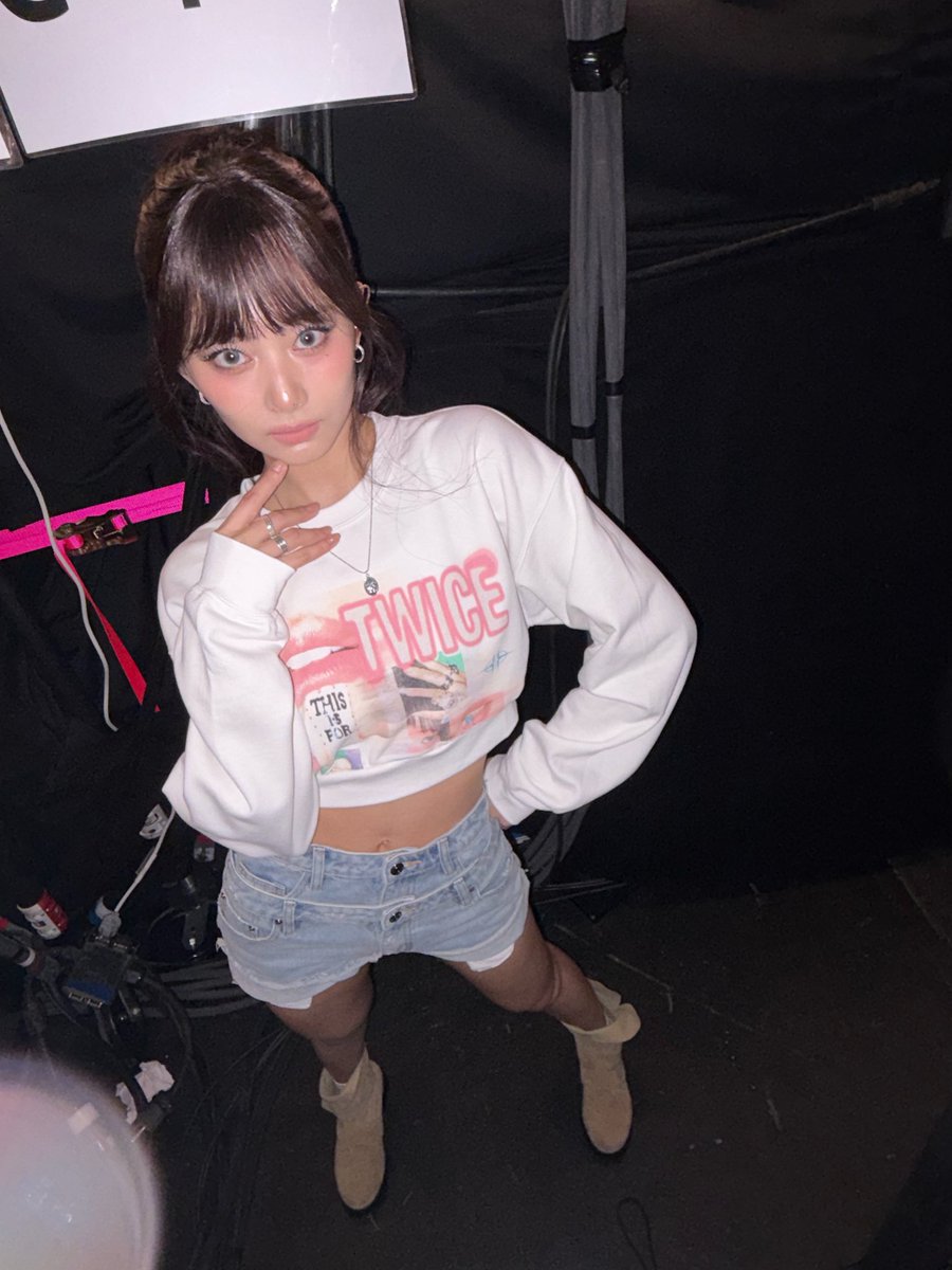BabyBattenBerg's tweet photo. SHE HEARD ME SAY THIS WAS ONE OF HER BEST FITS!! π₯Ήππ
#Tzuyu #SoFine #GonnaFall ππ
#Bubble π¦π«§ #DarlingDeerling π« https://t.co/qIg8phgaOA