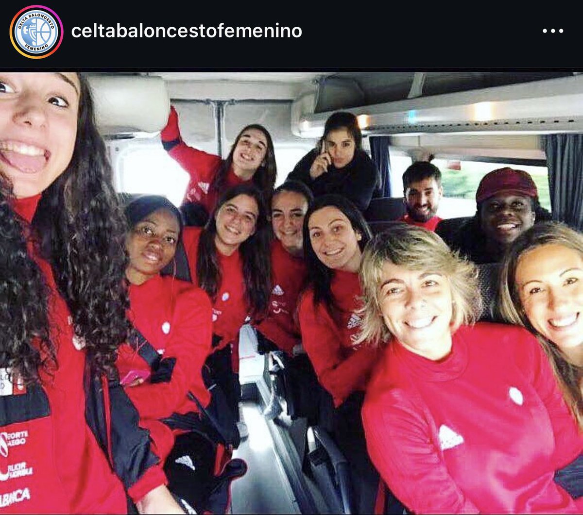 Celtabaloncesto's tweet photo. No somos tan “viejos” en Instagram, pero así lucíamos allá por 2017. 🥹
Mirar atrás también es reconocer todo el camino recorrido y la identidad que nos ha traído hasta aquí.
#TenYearsChallenge #VoltemosXuntos https://t.co/qNkxKAqbNa