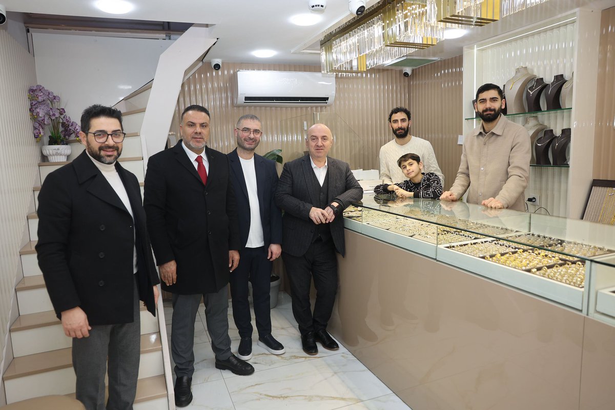 muzafferbiyik's tweet photo. Ak Parti İlçe Başkanımız Köksal Şakar ile birlikte Osmangazi Mahallemizde hizmet veren Adem Yavuz Kuyumculuğu ziyaret ederek hayırlı işler diledik. https://t.co/OHKShnTbT4