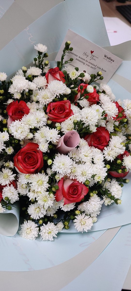 Tatae011's tweet photo. Our classic non red bouquets are available for Valentine's preorders as well. 
10 Roses+Aster-$20
20 Roses+Aster-$30
30 Roses+Aster-$40

Contact us on +263771824408 to place orders https://t.co/8BfhvcmF9s