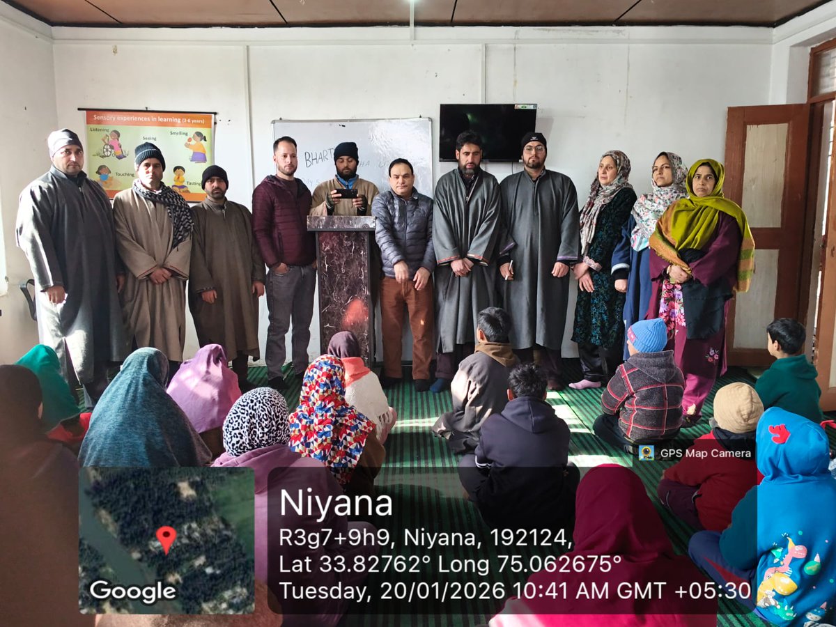 AnantnagDIPRC's tweet photo. Phase-II Vande Mataram 150 Years Commemoration Campaign.

National Song, Vande Mataram Mass Singing events held at different educational institutions in Anantnag.

@DivComKash 
@diprjk @DCAnantnag @ddnewsSrinagar @CBCAnantnag @ddprsrinagar @chiefang12823 https://t.co/urzdhumALl