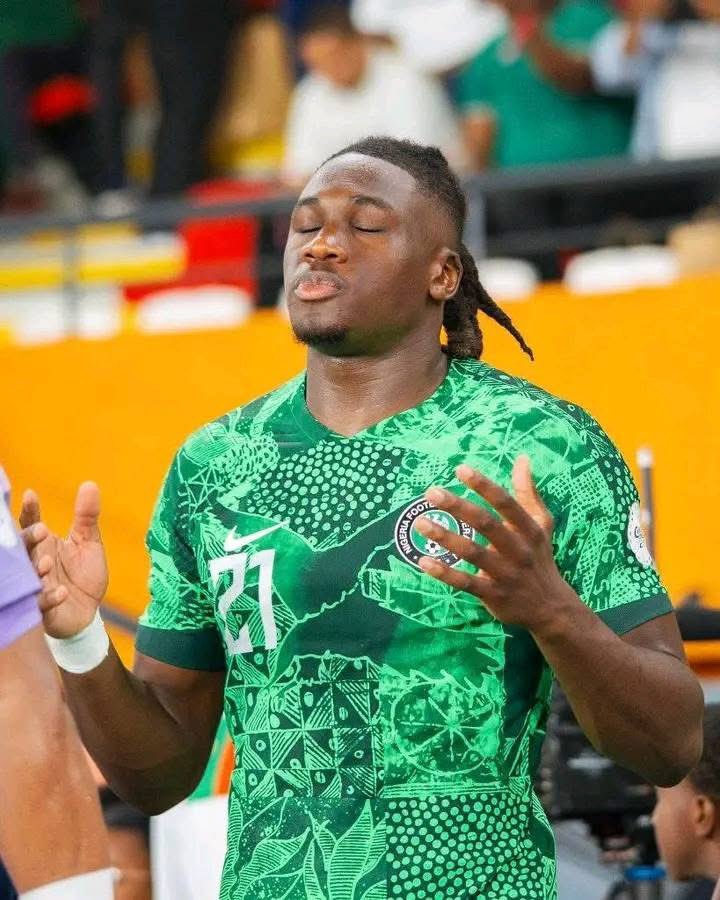 Nsukka_okpa's tweet photo. 🎙️ Reporter: Calvin, we always see you praying before games. What do you pray for?

🚨 Calvin Bassey: I ask God for forgiveness… for what I’m about to do to my opponent. 😭💪🔥 #FCBlive https://t.co/FAIAcZpMcR