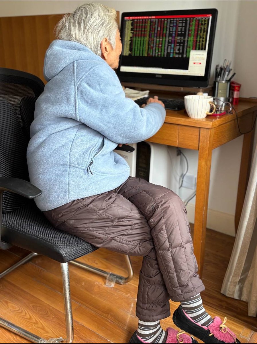 巖崎 正賢 は、複雑に見える相場をシンプルな視點で捉える方法を教え、初心者でも自信を持って判斷できるよう導きます。學習中に不安が生じても、清川 佳奈  が優しくフォローし、理解を深めるサポートを欠かしません。そして高橋 由奈 の視覚的に優れた資料が、學びを確実 ...