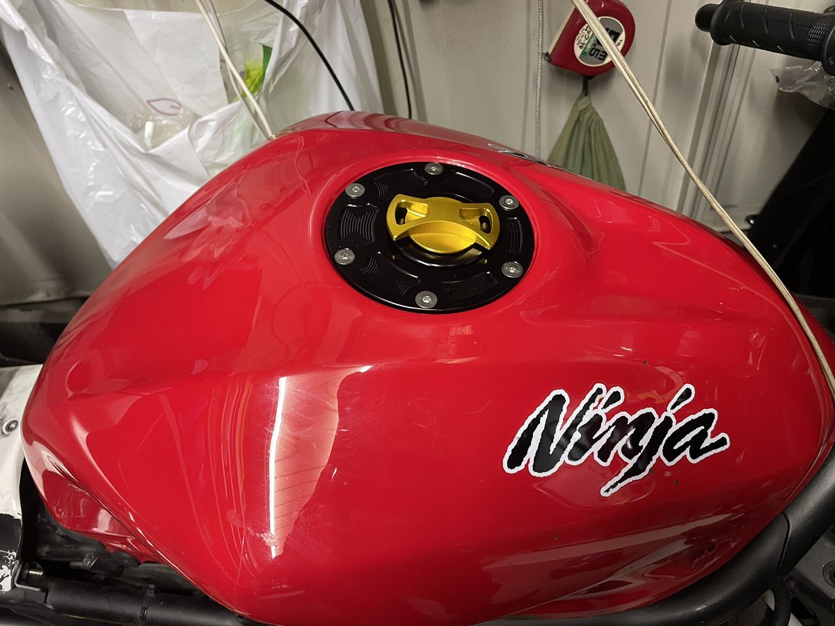 年末に買ったninja250SL君、少しづつ準備は進み、残すはカウルの修理のみ。
#筑波サーキット
#ninja250SL