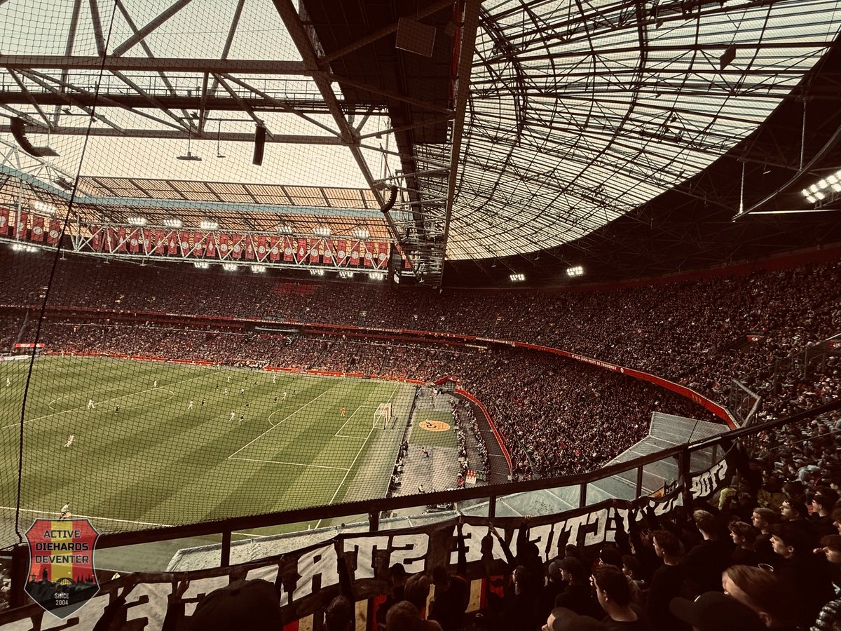 𝗙𝗢𝗧𝗢𝗩𝗘𝗥𝗦𝗟𝗔𝗚 📸

Eén punt in de ArenA. Dat had niemand in de rust van de wedstrijd gedacht. Met een volle partybus waren wij aanwezig in Amsterdam.
 
Bekijk het verslag en de foto’s via:
sfeerteamadhd.nl/fotoverslag-aj…

#GAEaja #ActiveDieHardsDeventer #GoAheadEagles #Kowet