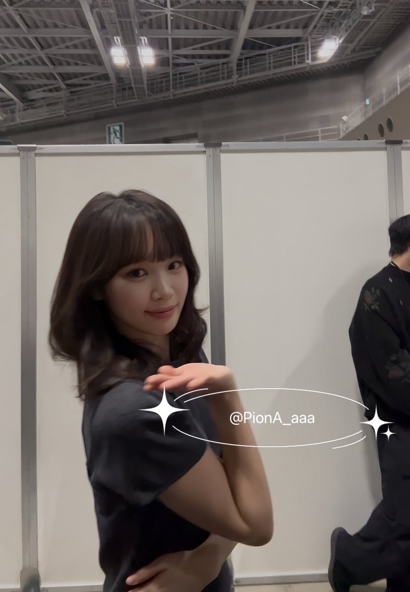 20260118 LESSERAFIM お見送り会

チェウォンさんの외모 채크‼️

めっちゃ可愛かった〜❣️

 #CHAEWON  #김채원  #채원  #チェウォン
 #KIMCHAEWON

#르세라핌 #LE_SSERAFIM