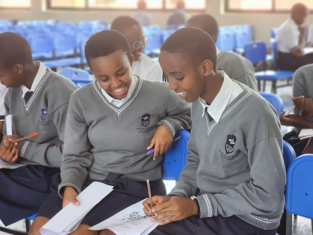 Resonate tweet media