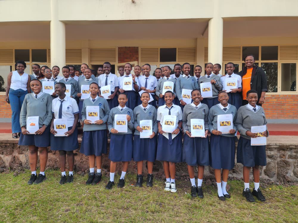 Resonate tweet media