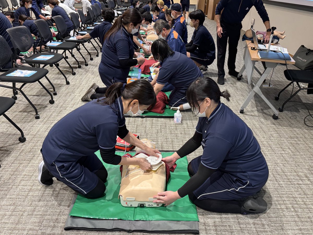 setagaya_kango's tweet photo. 世田谷区医師会立看護高等専修学校です。

1年生　普通救命講習の受講風景をお届けします☘️
真面目に講習を受けて、認定証が交付されました✨

#救命講習
#准看護師
#准看護師学校
#働きながら学べる
#世田谷区医師会立看護高等専修学校
#せたかん https://t.co/PaskBwsQli