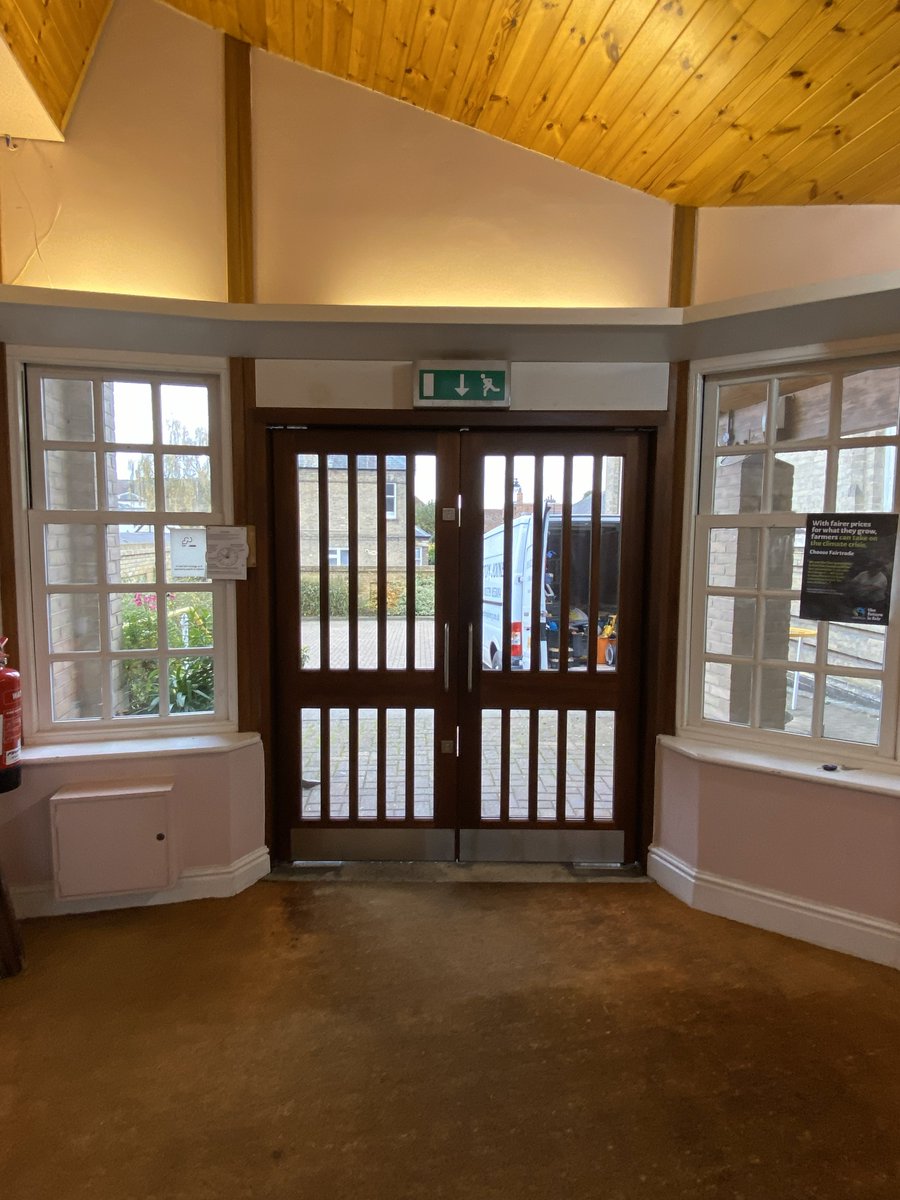 HarlestonJoiner's tweet photo. A set of double doors completed last year for our friends at Woodbridge Methodist Church. 
A beautifully finished pair of doors, manufactured in Utile Hardwood. 
Stained with @Sadolin_UK 
All ironmongery supplied by @Coastal_Group 

😀 https://t.co/waszfubtJi