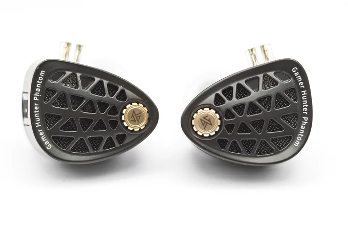 【PR】「KZ Phantom」レビュー。次世代1DDフラッグシップの実力は如何に|bbbbit KZの新機種Phantomのレビュー投稿しました!Zenithの後継にふさわしいかなり良いサウンドに仕上がっています!