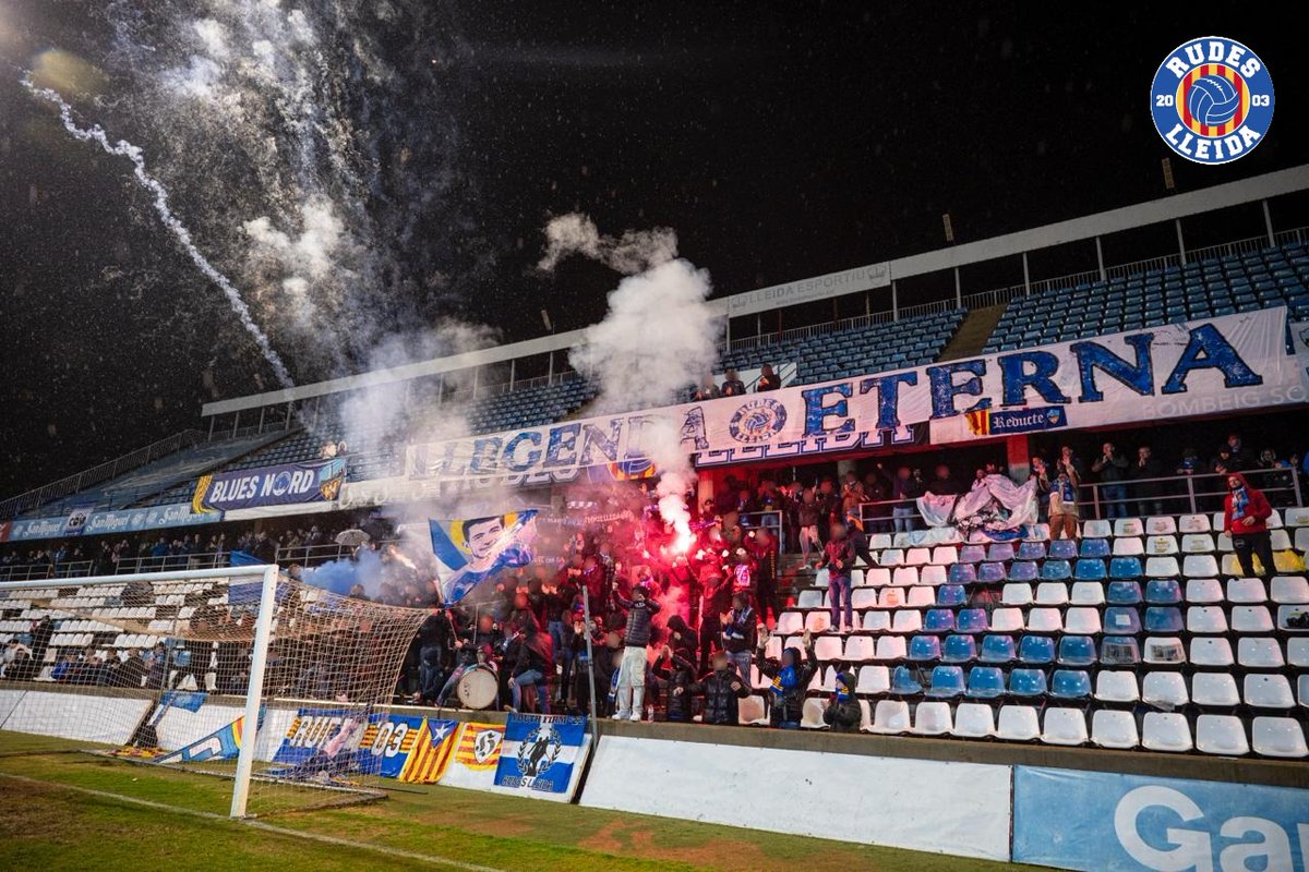 LLEIDA - Can Vidalet

Partit sota la pluja que va finalitzar en empat i ens impedeix tornar al camí de la victòria. Gran ambient al Gol Nord en la despedida de l'Óscar Rubio. A seguir fins al final. Som-hi Lleida! 

Plogui o nevi estem aquí!