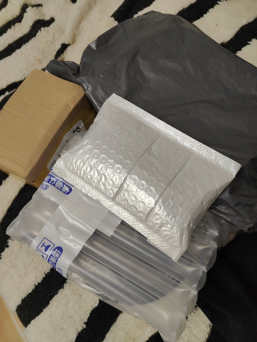 _BubblesBoom_'s tweet image. And the parcels keep rolling in. 
#makeover #newgamingroom #hyped 

I can't wait to share the makeover video when we are done with my set up. 
Happening as soon as I start my vacation. 
@GamingOnRumble @MasteringRumble @rumblevideo @pickaxsocial @newdividehq 

I'm so excited 😋🤩