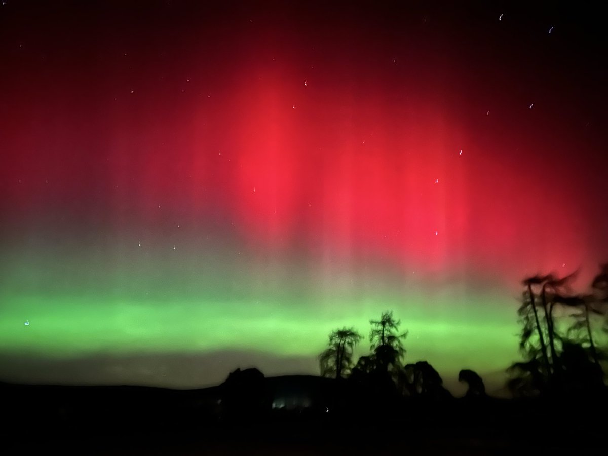 yonvon's tweet photo. Last night was incredible #Auroraborealis #carrbridge #NatureIsMagic https://t.co/nFQt6i3uBq