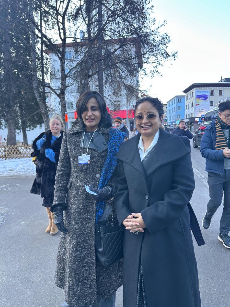 दावोस में आज Apollo Hospitals की मैनेजिंग डायरेक्टर सुनीता रेड्डी जी से मुलाक़ात हुई।
<a href="/SuneetaReddy4/">Suneeta Reddy</a>