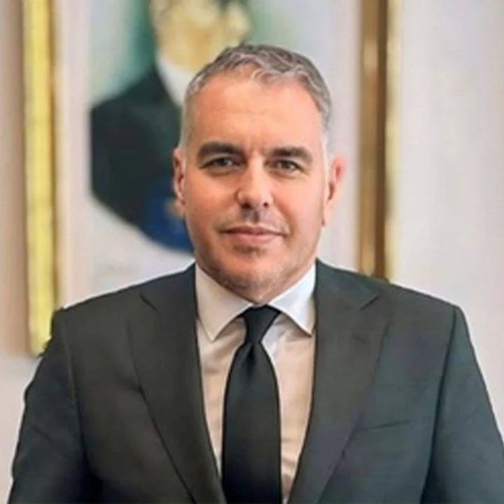 💥 MERITKING'İN CEZASI BELLİ OLDU!

🚨 Eray Yazgan, yurt dışı kaynaklı bir bahis sitesinin reklamını yaptırarak bahis ve şans oyunlarını teşvik ettiği gerekçesiyle ceza aldı.

Mahkeme, Galatasaray–Çaykur Rizespor maçında futbolcu formalarında ve stat içindeki dijital panolarda