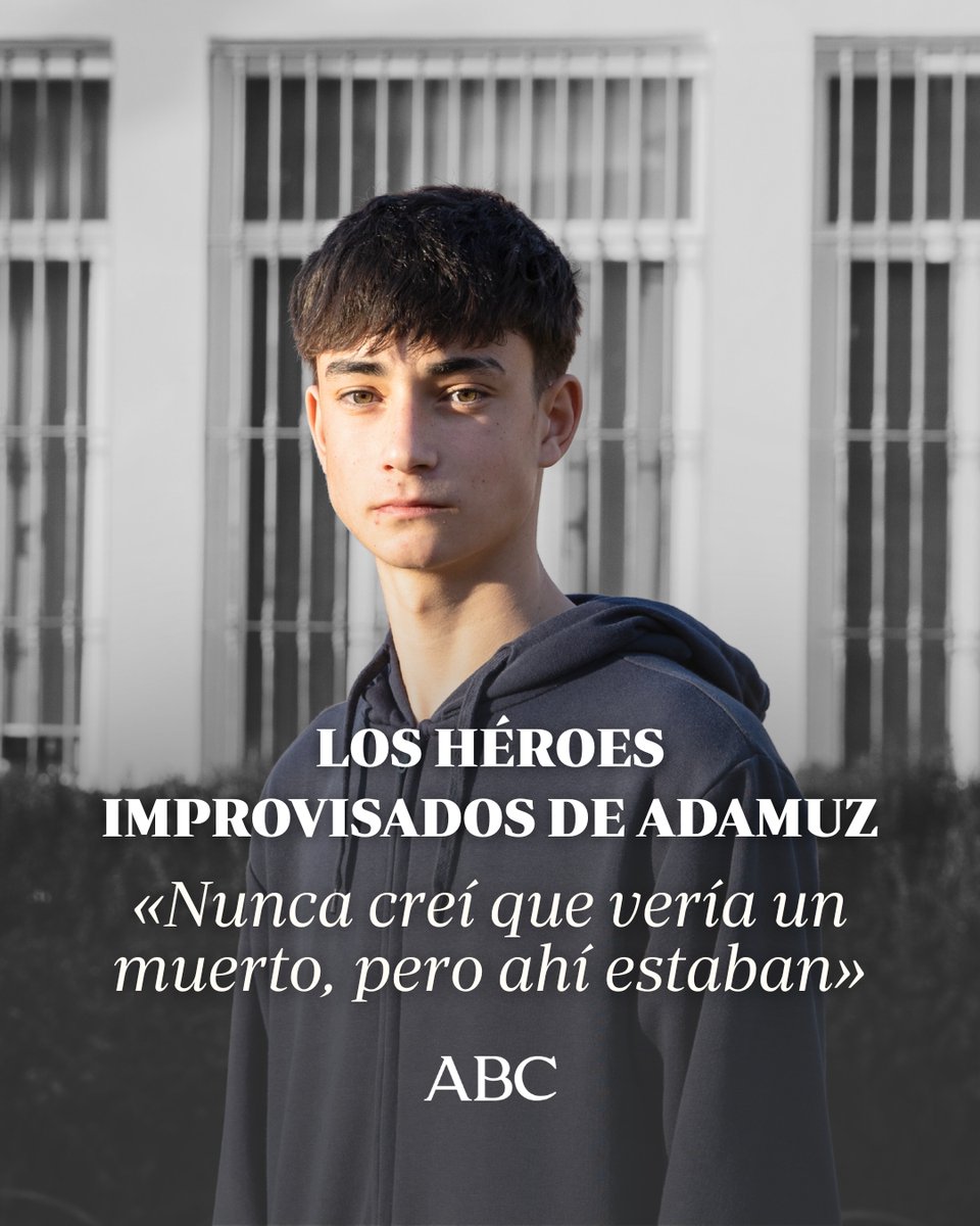 abcdesevilla's tweet image. 🗣️ Pensaban que era un accidente de tráfico, pero en el lugar al que les llevó aquella serpiente de luces atraídos por una irrefrenable curiosidad había un enorme tren rojo acostado sobre un lado un caos de catenarias, de gritos, de gente desorientada y de olor a plástico…