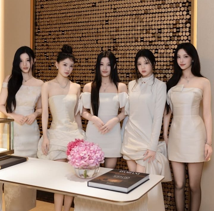 theillitnews_'s tweet image. ILLIT stuns for DAMIANI in their newly shared photos on instagram. 

#ILLIT #아일릿