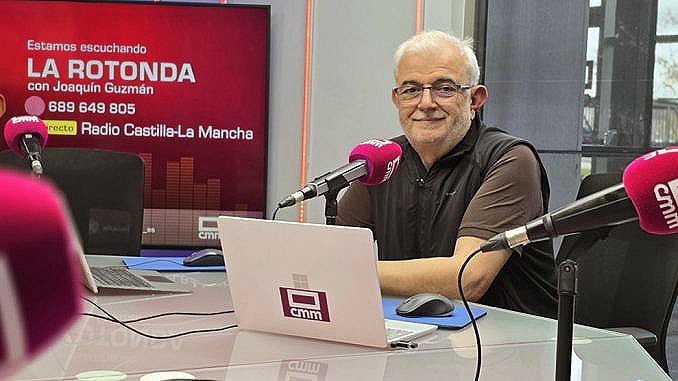 ✔️<a href="/GuzmanJoaquin/">Joaquin Guzman</a>: "La #radio sigue teniendo sentido"

▶️Director de #LaRotonda en <a href="/RadioCLM_es/">Radio Castilla-La Mancha</a> 

👉Celebra estos días sus 40 años de peticiones musicales en la #radio 

🔴gorkazumeta.com/2026/01/joaqui…