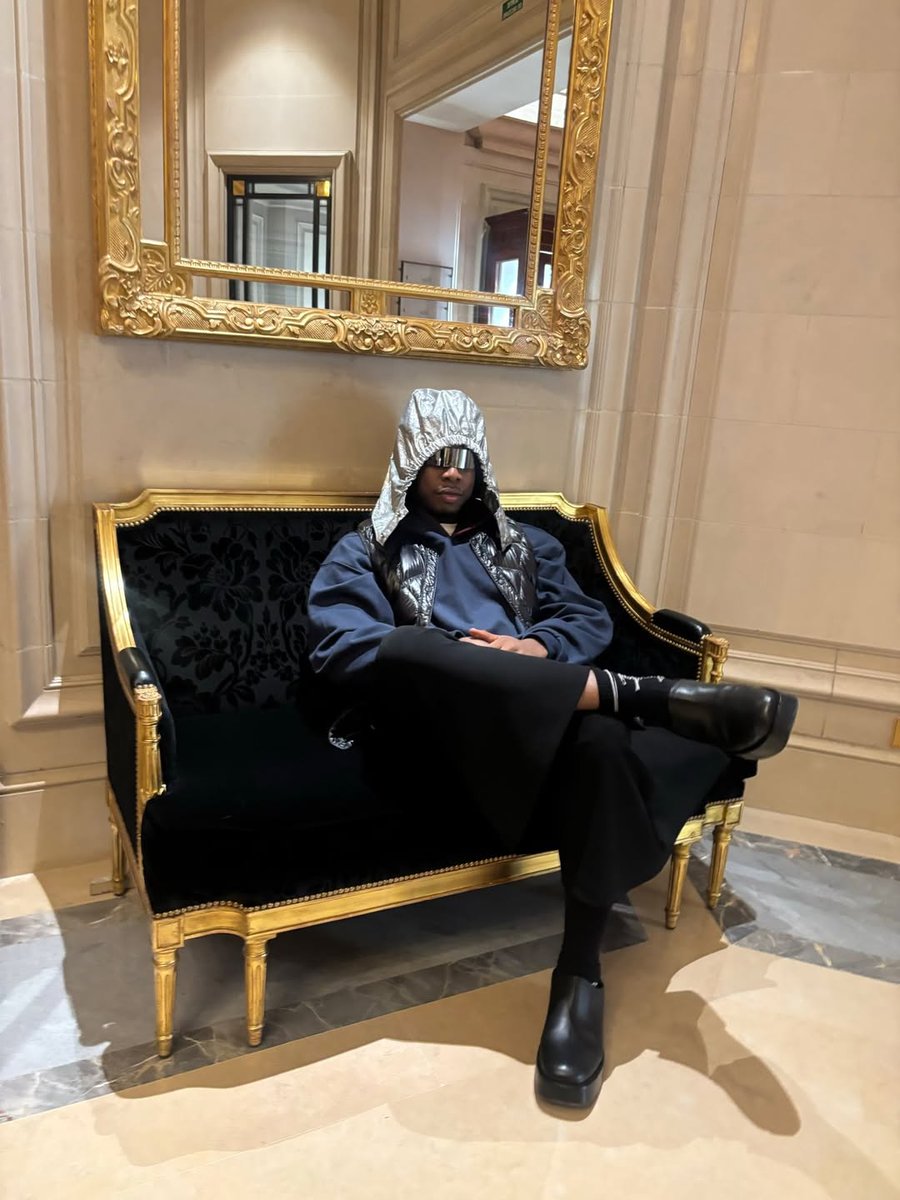 Deedsmag's tweet photo. The Sound God, @iRuntown has touched down in Paris. 

Catch him live at our Paris Fashion Week opening party with @YesJulz @sinabraetz @IfeanyiNwune https://t.co/FjIIxdMj8g