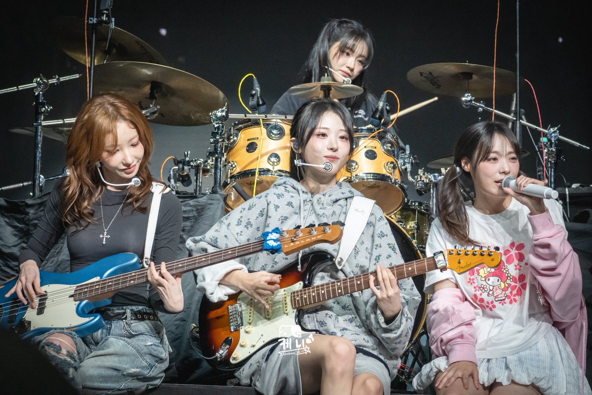 my best band ❤️ #QWER #Chodan #Magenta #Hina #Siyeon