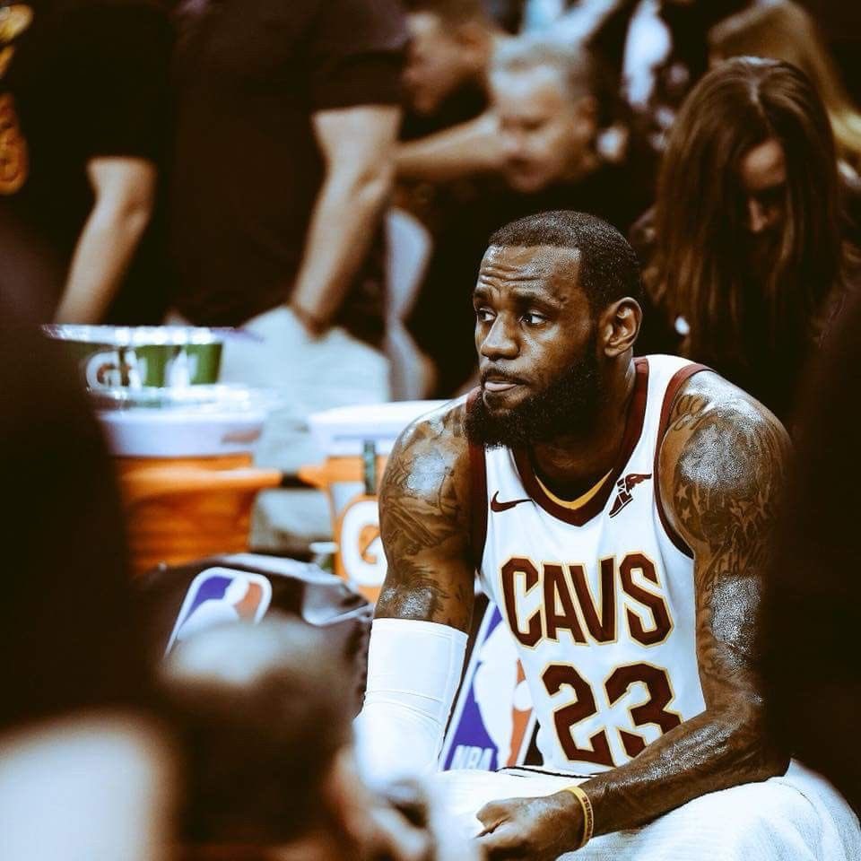 🚨 LA FIN D’UNE ÈRE ! 

Pour la première fois en 21 ans, la légende LeBron James ne sera pas titulaire pour le All-Star Game 💔