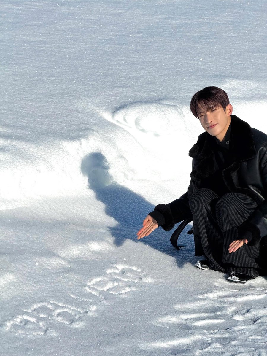 noranseok's tweet image. every now and then, kyeomie who loves writing on the snow 🌨️❄️