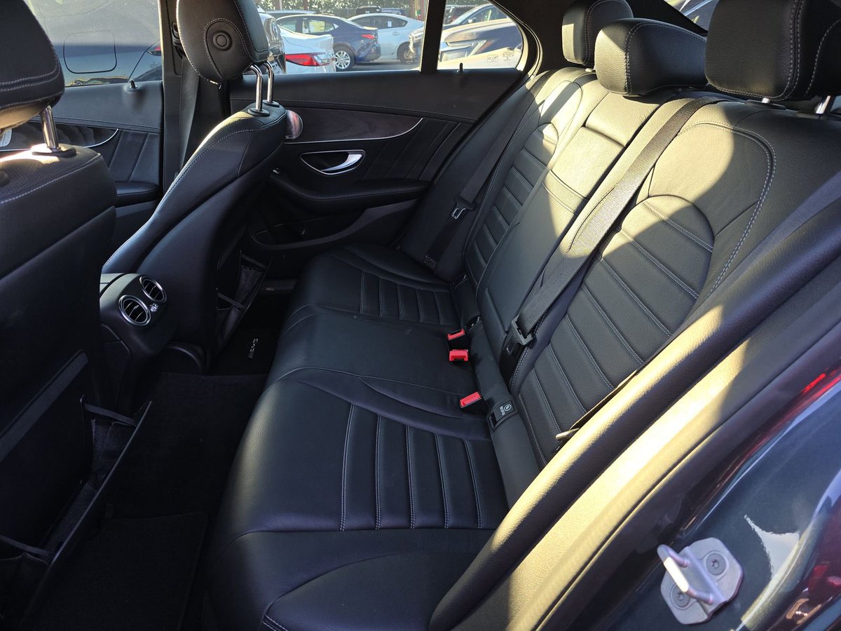 kena_ewuru's tweet image. 2015 Mercedes Benz C400
PRICE: ₦32,000,000
ETA: 6-8 weeks