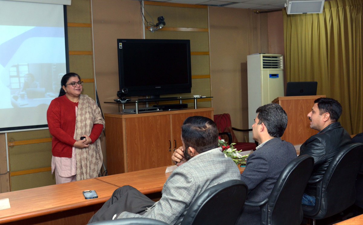 UAJK_Official's tweet photo. Day-2 of NOPM at @UAJK_Official, organized in collaboration with #NAHE, @hecpkofficial, focused on Personal & Professional Development. Sessions covered stress & time management, leadership, team building, and ethical public governance.
#UAJK #NOPM #HEC #NAHE #Leadership https://t.co/aZounRIRXk