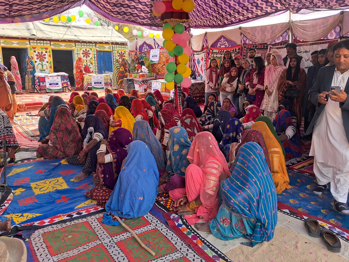 SRSO_Official's tweet photo. Poverty Reduction Program (#PPRP) of the Govt of Sindh. 

The delegation visited two villages in Union Council Koonjheli and Seekhro, where they were warmly welcomed with traditional local hospitality. At both locations, the visitors engaged in interactive dialogues with https://t.co/vj2SfmQUL9