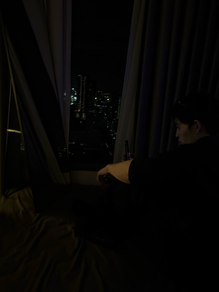 doublepjourney_'s tweet image. คาดแว่นเพิ่มดาเมจหล่อ 🖤🫠

📸 IG : @ppnaravit

#ppnaravit