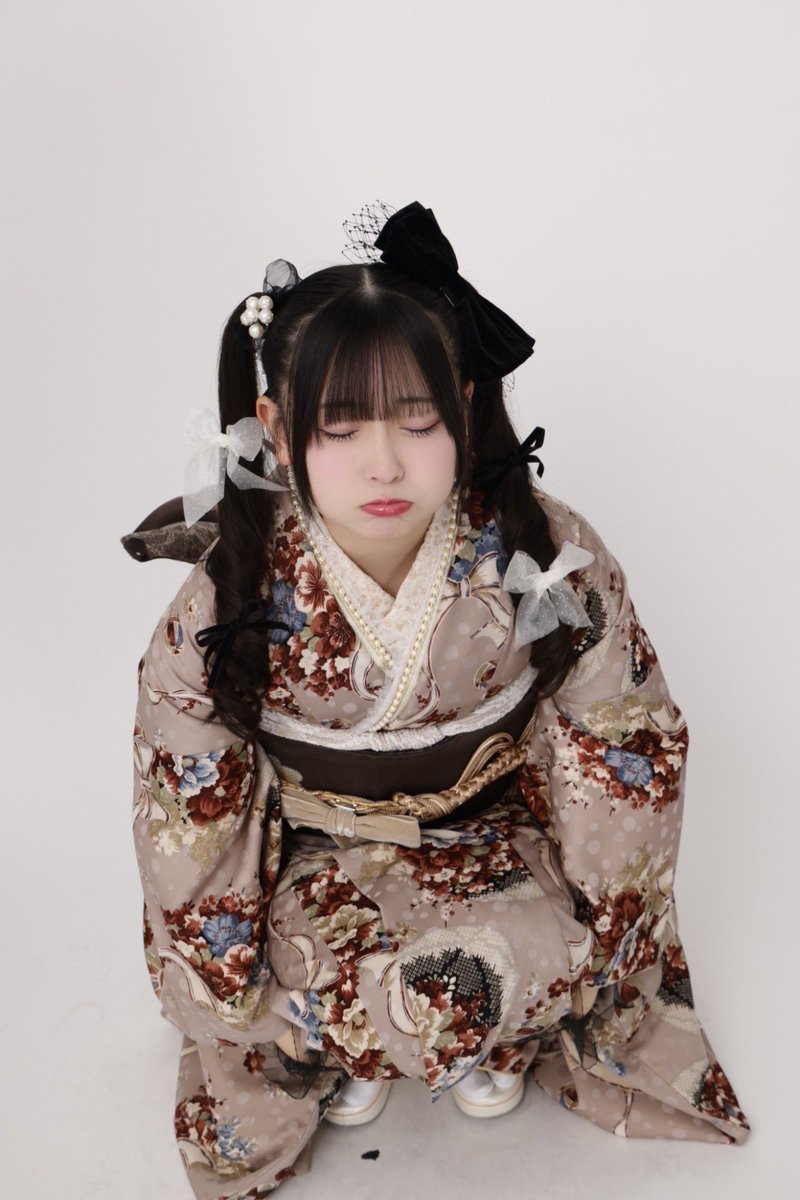 グッズは黒髪で撮影したよ〜🖤 どっちも見たかったでしょ