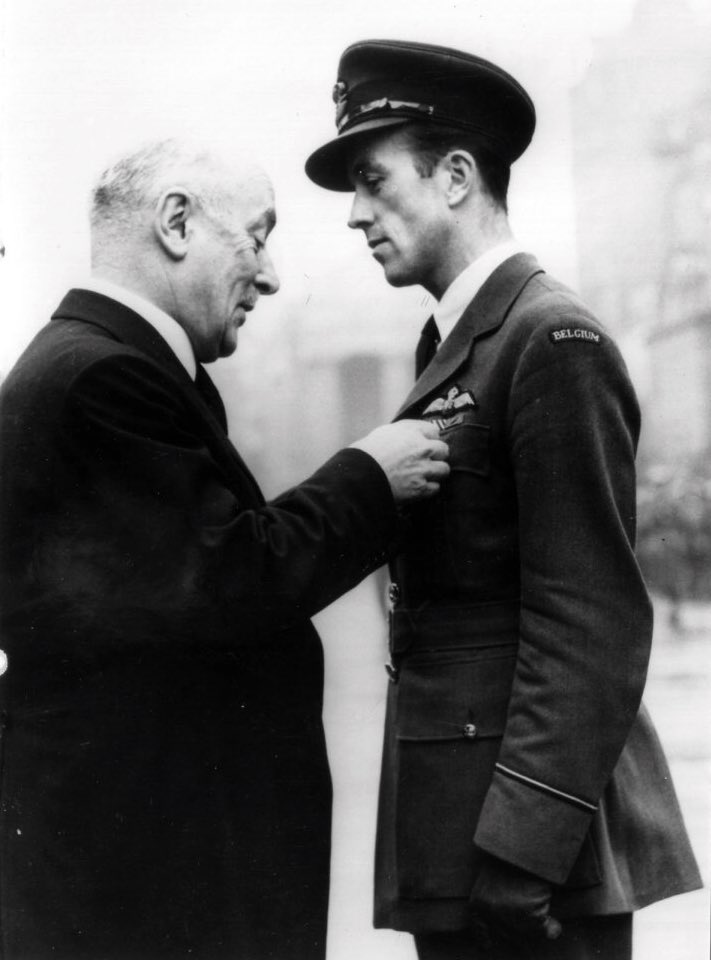 🇧🇪🇩🇪✈️ Ce jour-là | Le 20 janvier 1943, en revenant d’une mission sur Gand, le baron Jean-Michel de Selys Longchamps, pilote de la Royal Air Force, fait un détour audacieux par Bruxelles pour régler une affaire personnelle avec la Gestapo locale.

En rase-motte grâce à sa