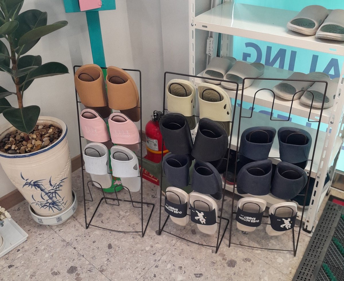 He welcomes you wholeheartedly at the door. He sees you as a guest, not a stranger. Thank the guests for visiting!